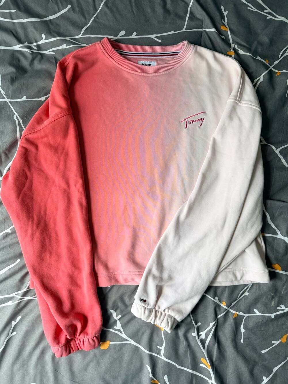 Tommy Jeans Women's Pink Dip-Dye Ombre Cropped Crewneck Sweatshirt Size L